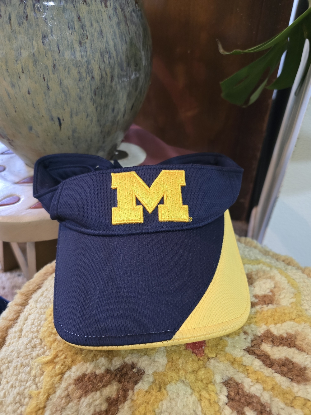 Michigan Wolverines visor, Adult - Picture 5 of 5